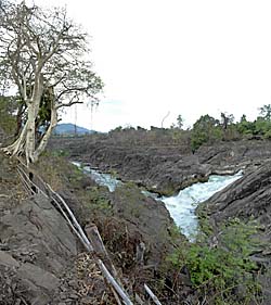 Samphamit Waterfall, 4000 Islands by Asienreisender